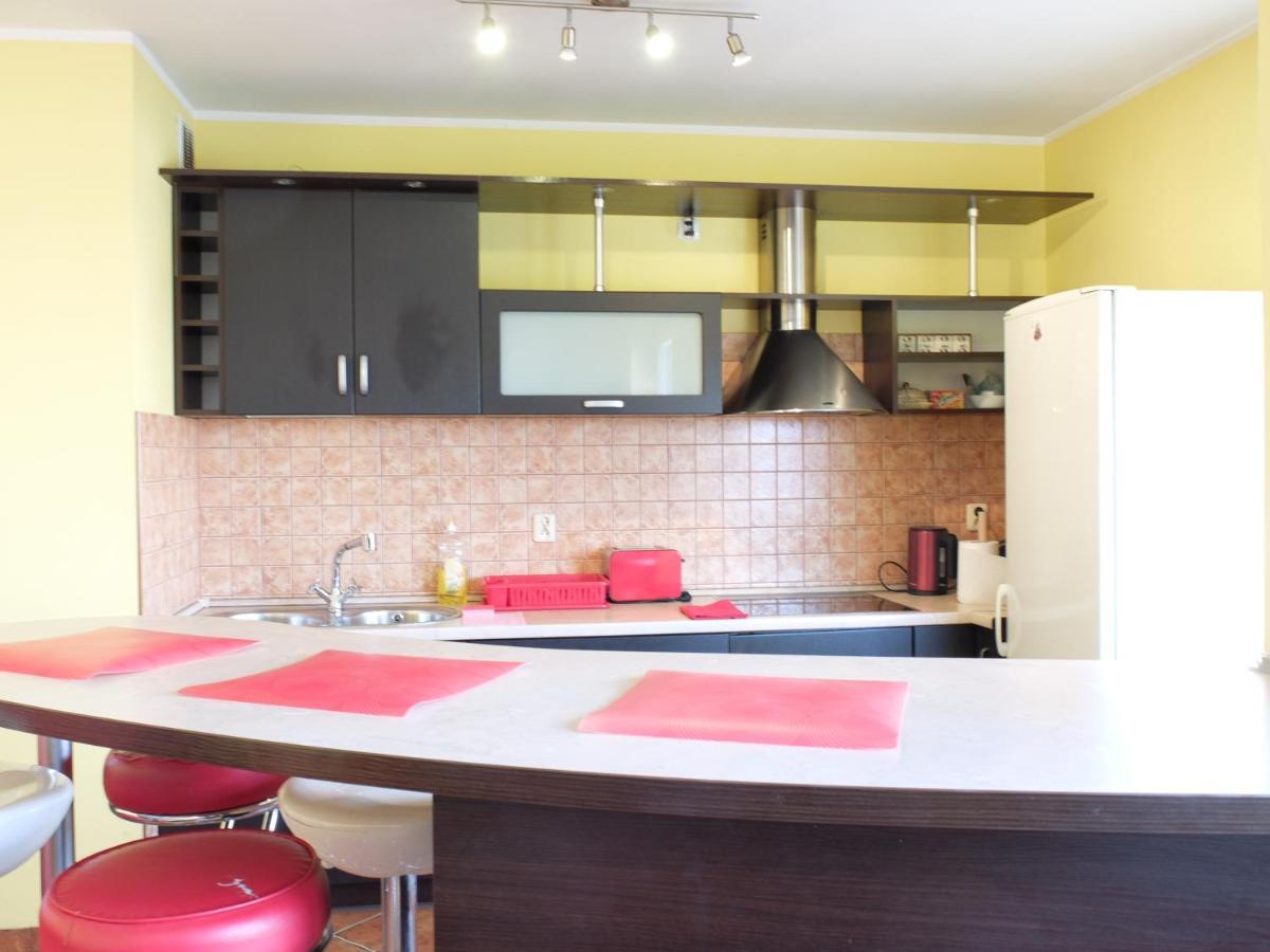 Red Apartment Wrocław Buitenkant foto